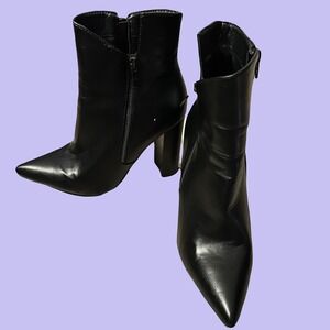 Bilini black patent leather pointy boots